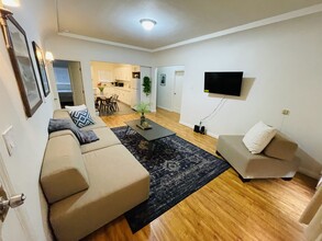 3569 San Marino St in Los Angeles, CA - Building Photo - Building Photo