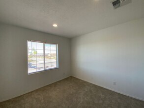 6082 Hardin Dr SE in Albuquerque, NM - Building Photo - Building Photo