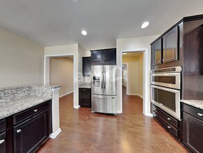 15325 Colonial Park Dr in Huntersville, NC - Building Photo - Building Photo