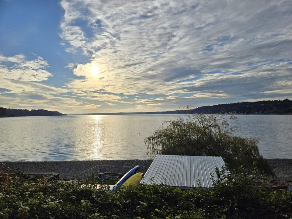 13224 Purdy Dr NW in Gig Harbor, WA - Foto de edificio