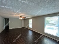 3210 Briarwood Dr photo'