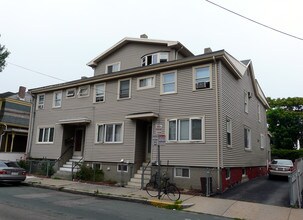 67 Plymouth St in Cambridge, MA - Foto de edificio - Building Photo