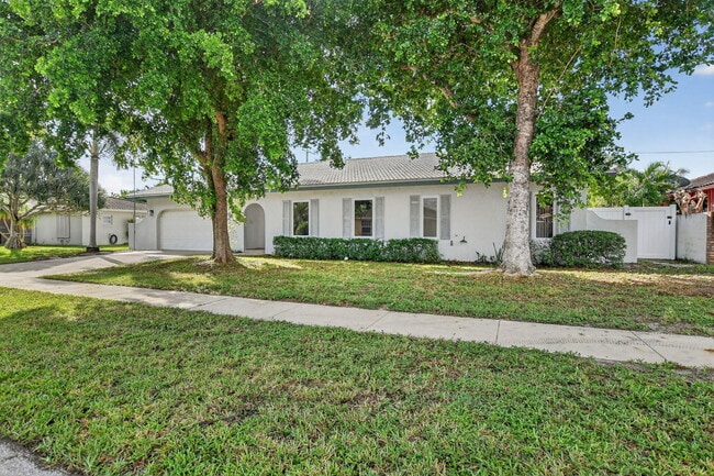 1544 NW 9th St in Boca Raton, FL - Building Photo - Building Photo