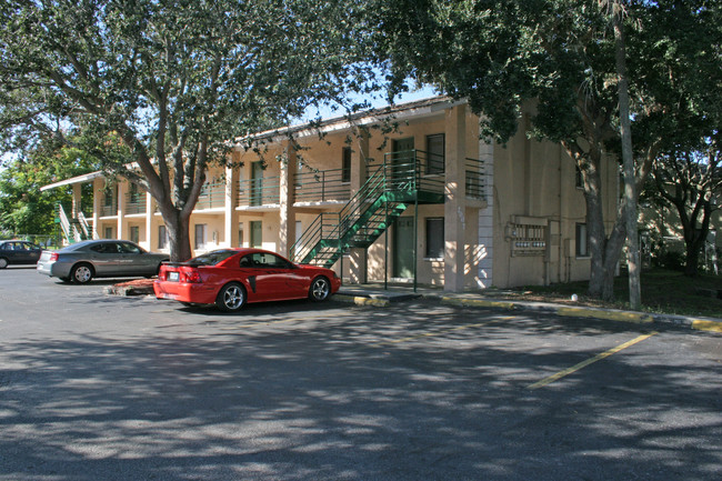 Garden Lakes in Clearwater, FL - Building Photo - Building Photo