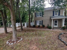 615 Rama Rd in Charlotte, NC - Building Photo