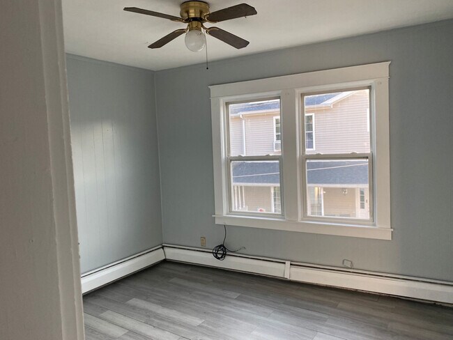 36 Lake St in Webster, MA - Building Photo - Building Photo