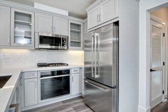 808 Santa Barbara Pl in San Diego, CA - Building Photo - Building Photo