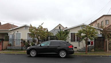 459-463 1/2 E 29th St in Los Angeles, CA - Foto de edificio - Building Photo