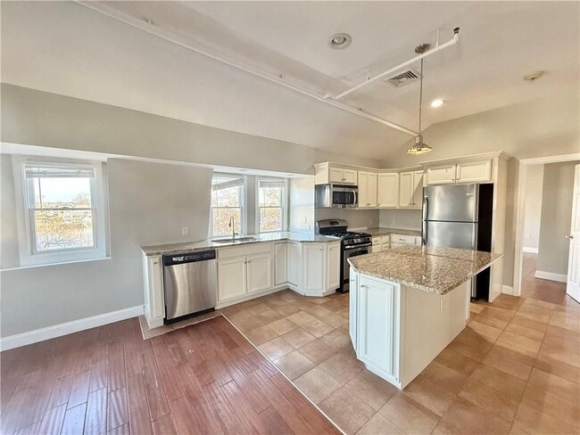 23 Peck Ln in Warwick, RI - Building Photo - Building Photo