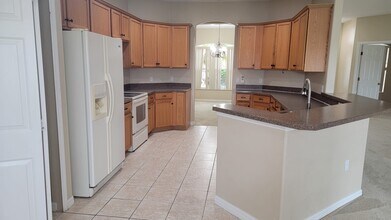 3587 Somerset Cir in Kissimmee, FL - Foto de edificio - Building Photo
