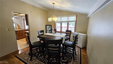 5635 Janet Blvd in Solon, OH - Building Photo - Building Photo