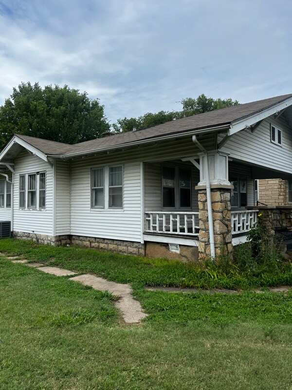 322 S Jefferson Ave in Wellington, KS - Building Photo - Building Photo