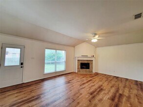 9149 Autumn Falls Dr in Fort Worth, TX - Building Photo - Building Photo
