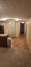23748 Walker South Rd in Livingston, LA - Foto de edificio - Building Photo
