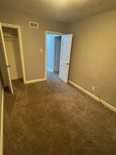 240 E Avon Rd, Unit APT 1 in Brookhaven, PA - Foto de edificio - Building Photo