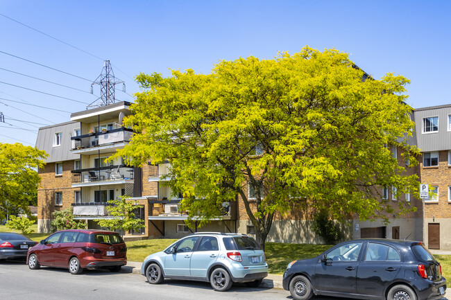 6450 Milan in Brossard, QC - Building Photo - Building Photo