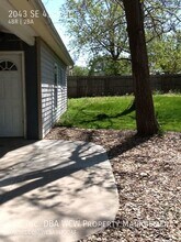2043 SE 41st St in Topeka, KS - Building Photo - Building Photo