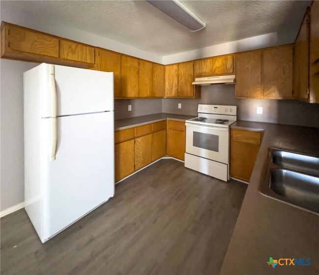 property at 2804 Alma Dr