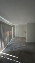 871 Woodside Ln E, Unit 3 in Sacramento, CA - Building Photo