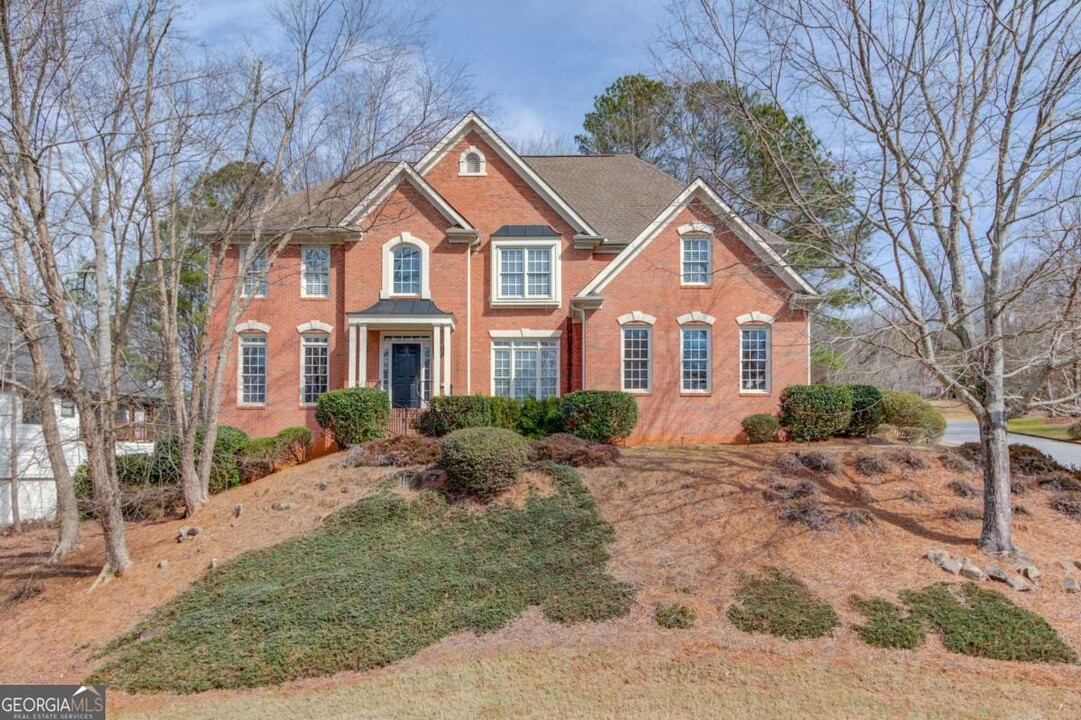 2025 Woods River Ln in Duluth, GA - Building Photo