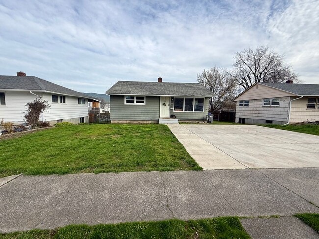 2219 9th Ave in Lewiston, ID - Building Photo - Building Photo