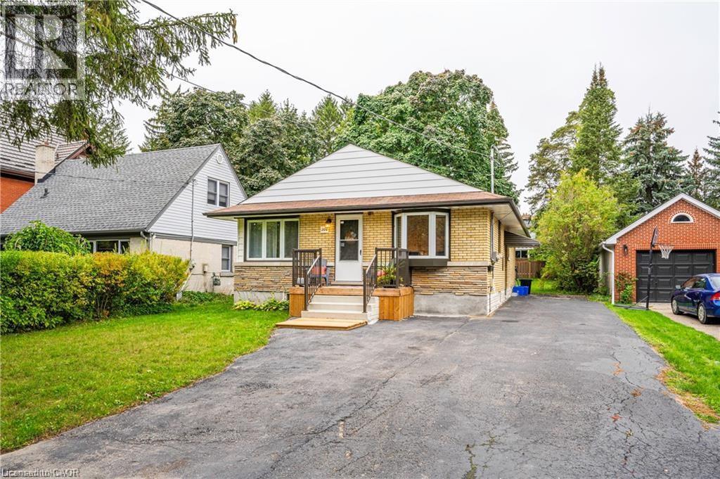 200 Sheldon Ave N in Kitchener, ON - Building Photo