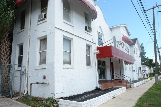 519-527 N Ridgewood Ave in Daytona Beach, FL - Foto de edificio - Building Photo