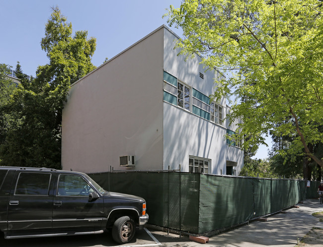 Capitol Gardens in Sacramento, CA - Building Photo - Building Photo