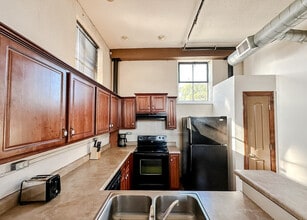 521 N Jefferson Ave in Springfield, MO - Building Photo - Building Photo