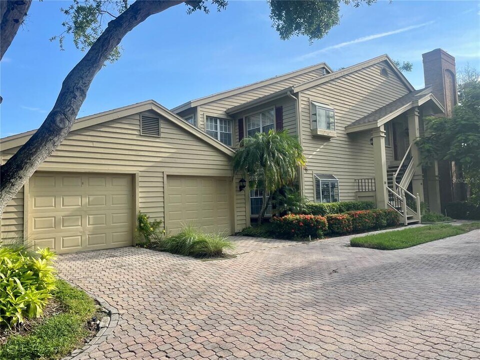50 Pelican Pl in Belleair, FL - Building Photo