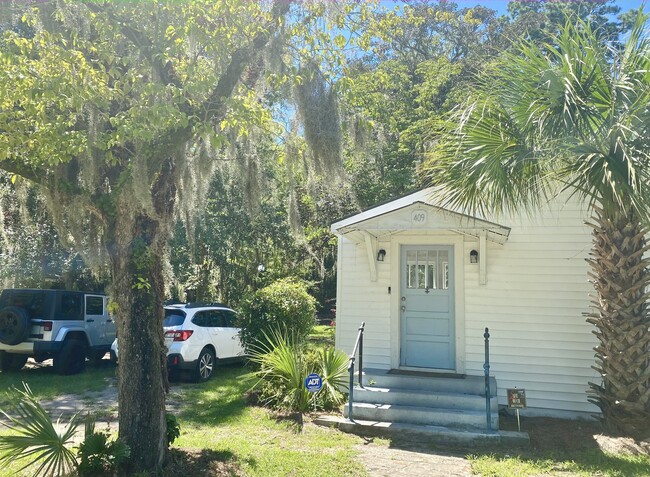 409 Edgewater Rd in Savannah, GA - Foto de edificio - Building Photo