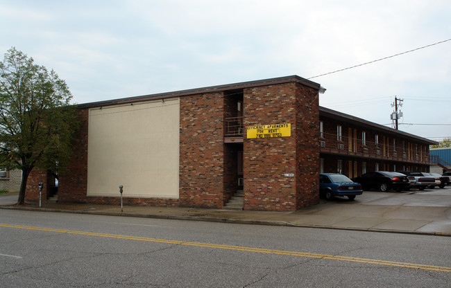 1366 4th Ave in Huntington, WV - Foto de edificio - Building Photo