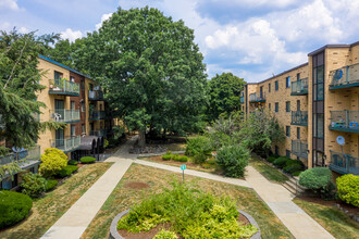 SoMa in Mattapan, MA - Foto de edificio - Building Photo