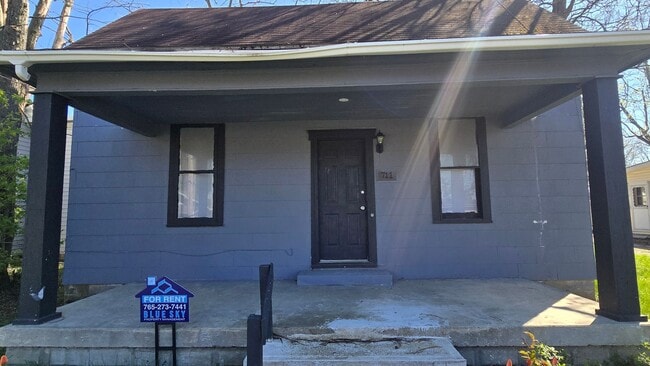 property at 711 W Centennial Ave