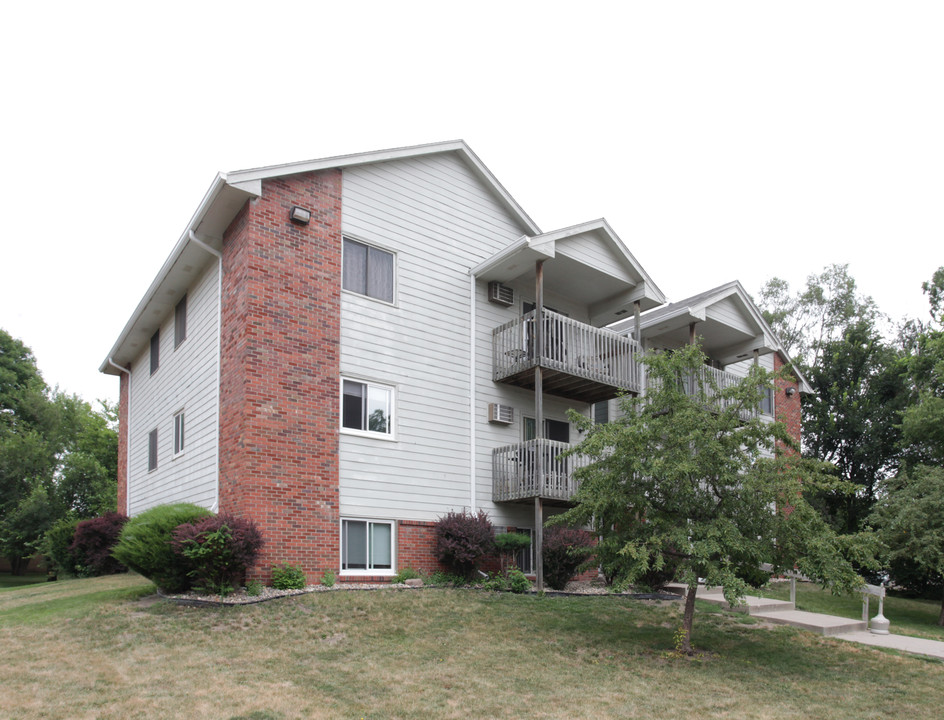 Sunrise Valley Trails Apartments in Adel, IA - Building Photo