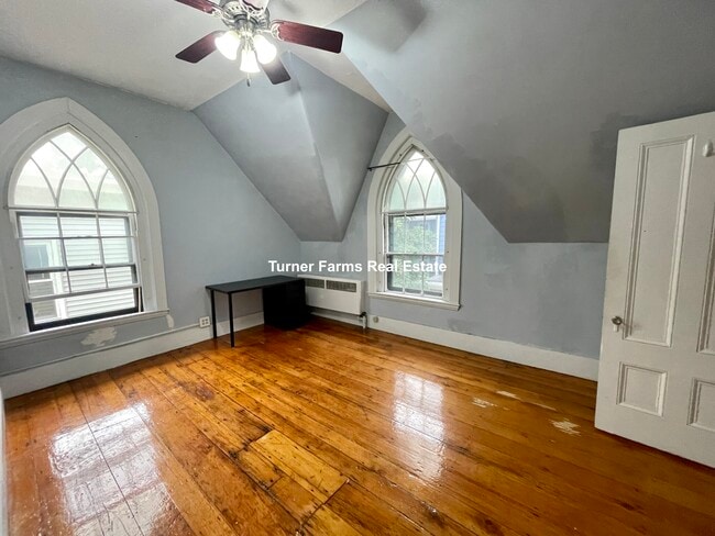 139 Hillside St, Unit A in Boston, MA - Building Photo - Building Photo