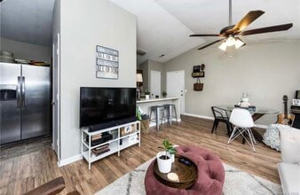 6145 Meadow Rose Ln Apt K, Unit Apt K in Charlotte, NC - Building Photo - Building Photo