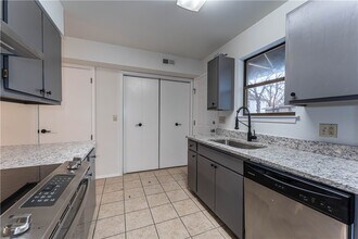 317 Copper Oaks Dr in Centerton, AR - Building Photo - Building Photo