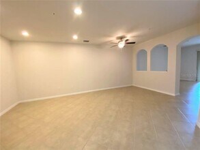 7886 Moonstone Dr in Sarasota, FL - Building Photo - Building Photo