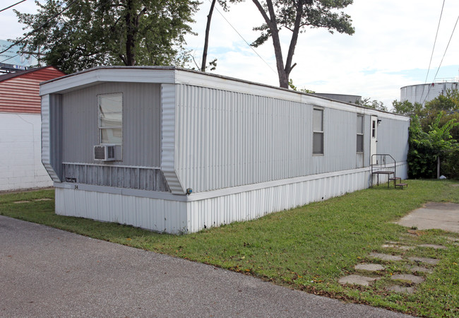 Greentree Mobile Home Parks in Columbus, OH - Building Photo - Building Photo