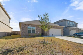 717 Peak Pl in New Berlin, TX - Building Photo - Building Photo