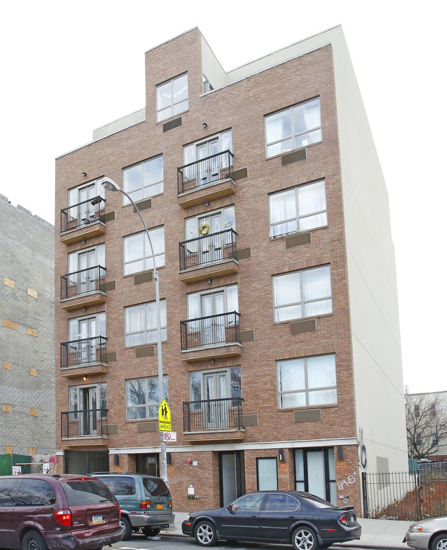 808 Myrtle Ave in Brooklyn, NY - Building Photo - Building Photo