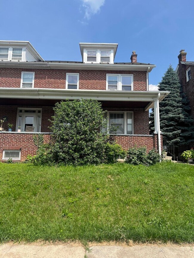 1513 Linden St in Reading, PA - Building Photo - Building Photo