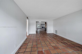 6851 NW 32nd Ave in Fort Lauderdale, FL - Building Photo - Building Photo