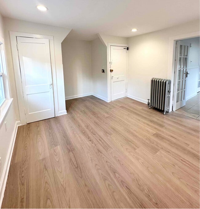 75 Willowdale Ave