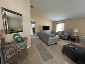 5235 Marbella Isle Dr in Orlando, FL - Foto de edificio - Building Photo