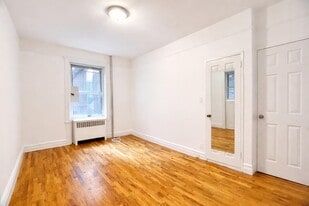 936 West End Ave in New York, NY - Building Photo