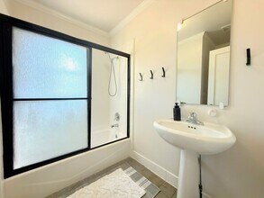 964 E Lorraine Dr in Millcreek, UT - Building Photo - Building Photo