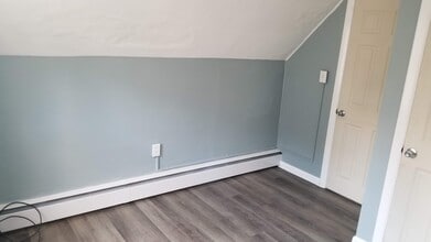 21 Charles St, Unit 19B in Concord, NH - Building Photo - Building Photo