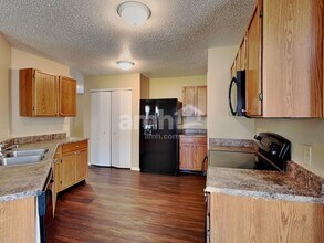 8450 Ash Grove Dr in Indianapolis, IN - Building Photo - Building Photo